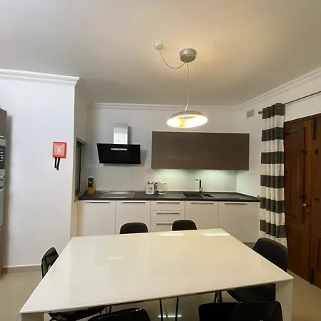 Daire Luxury Marble Arch *