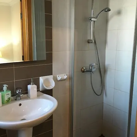 Luxury Marble Arch Daire Saint Julian's