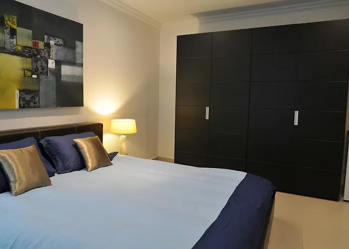 Luxury Marble Arch * Saint Julian's